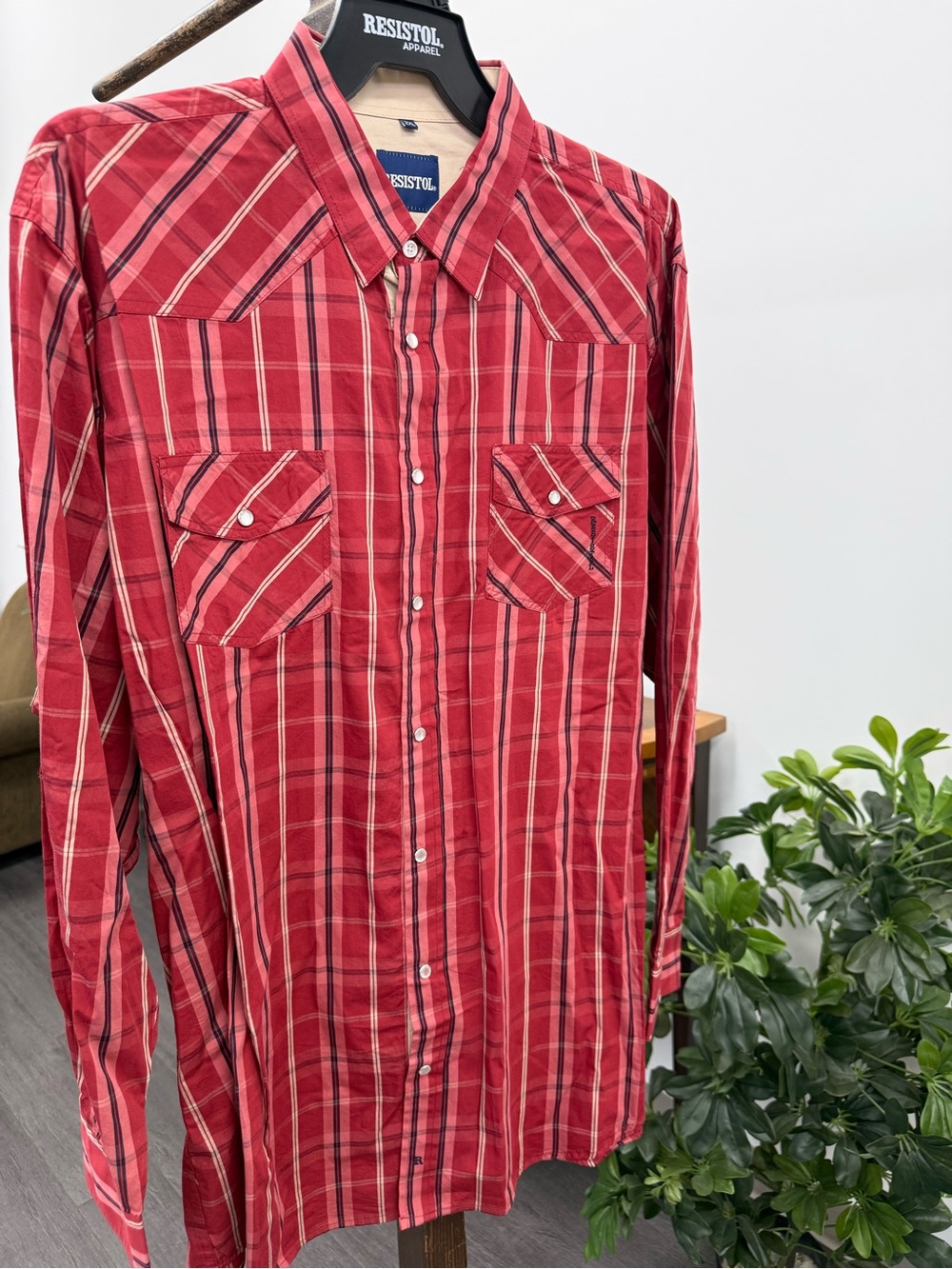 Resistol Men’s Red Plaid Western Button-Up Shirt